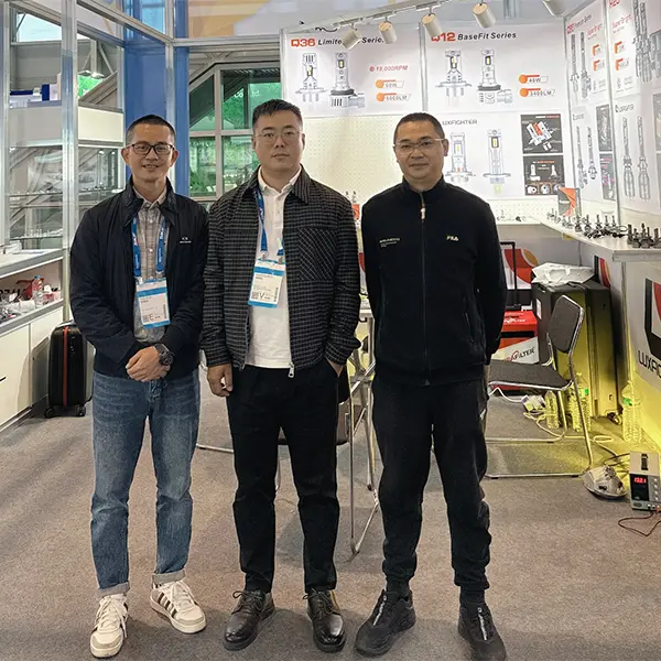 Automechanika 2024 Frankfurt Alemania eta Luxfighher farolak